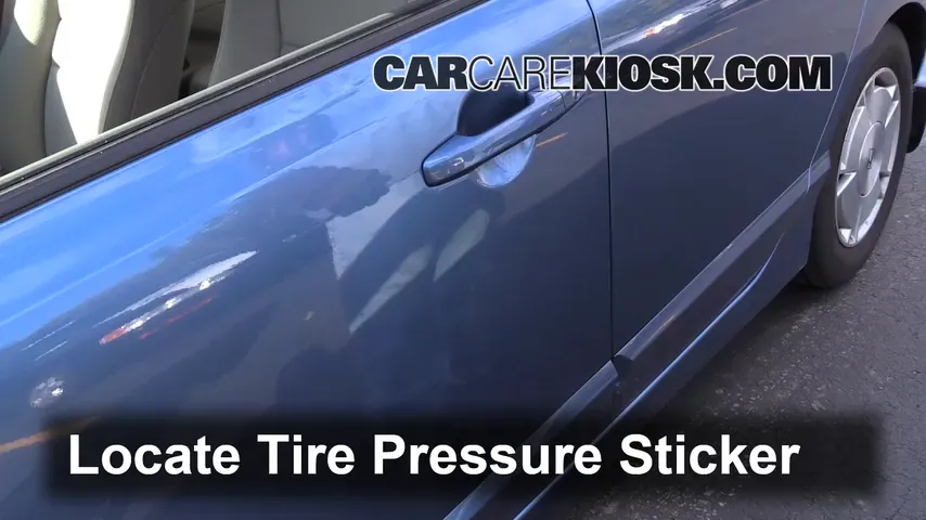 2010 Honda Civic Hybrid 1.3L 4 Cyl. Tires & Wheels Check Tire Pressure